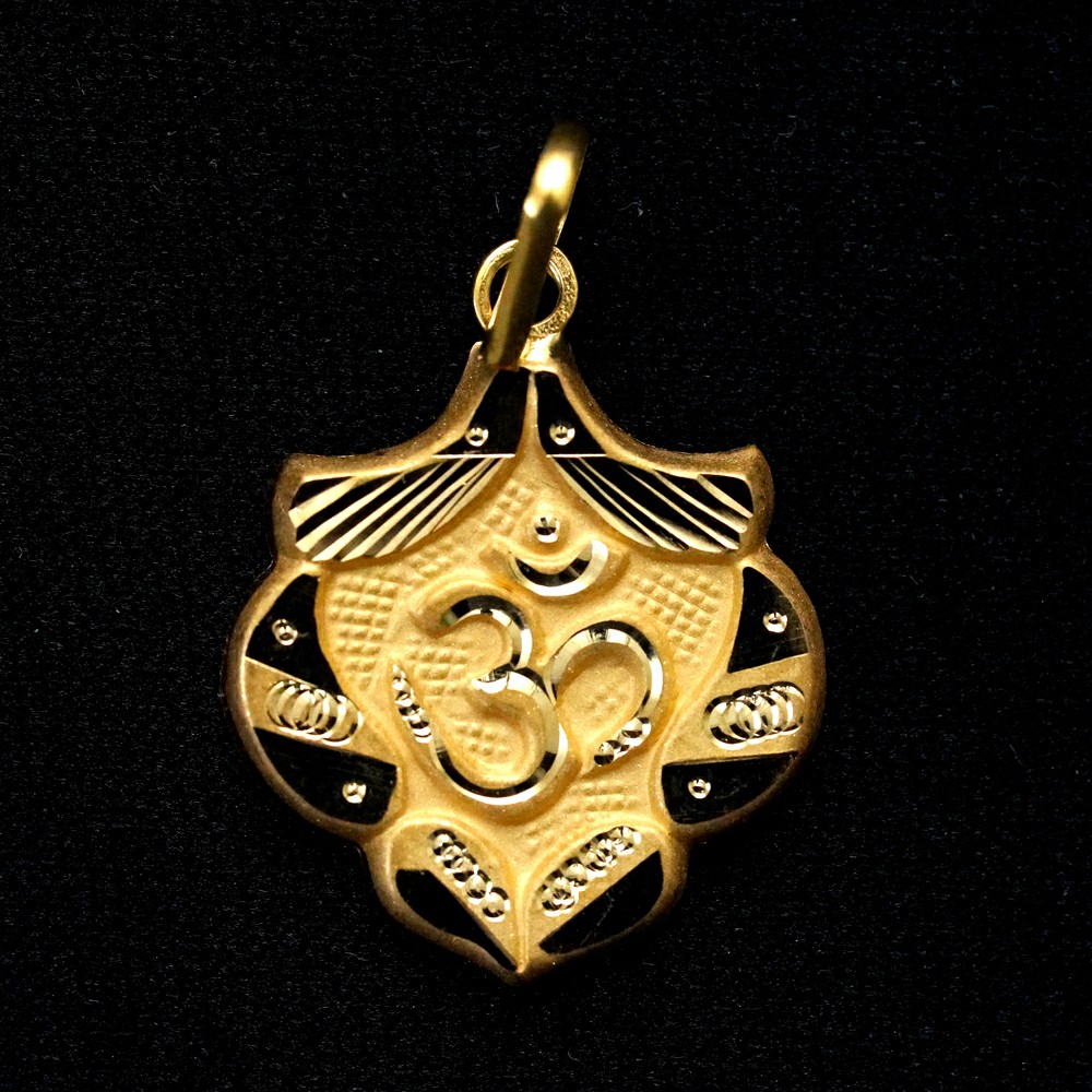 om pendant