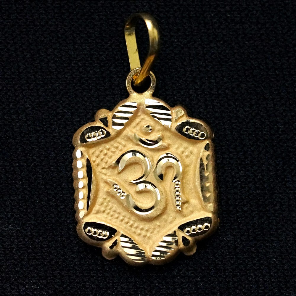 om pendant