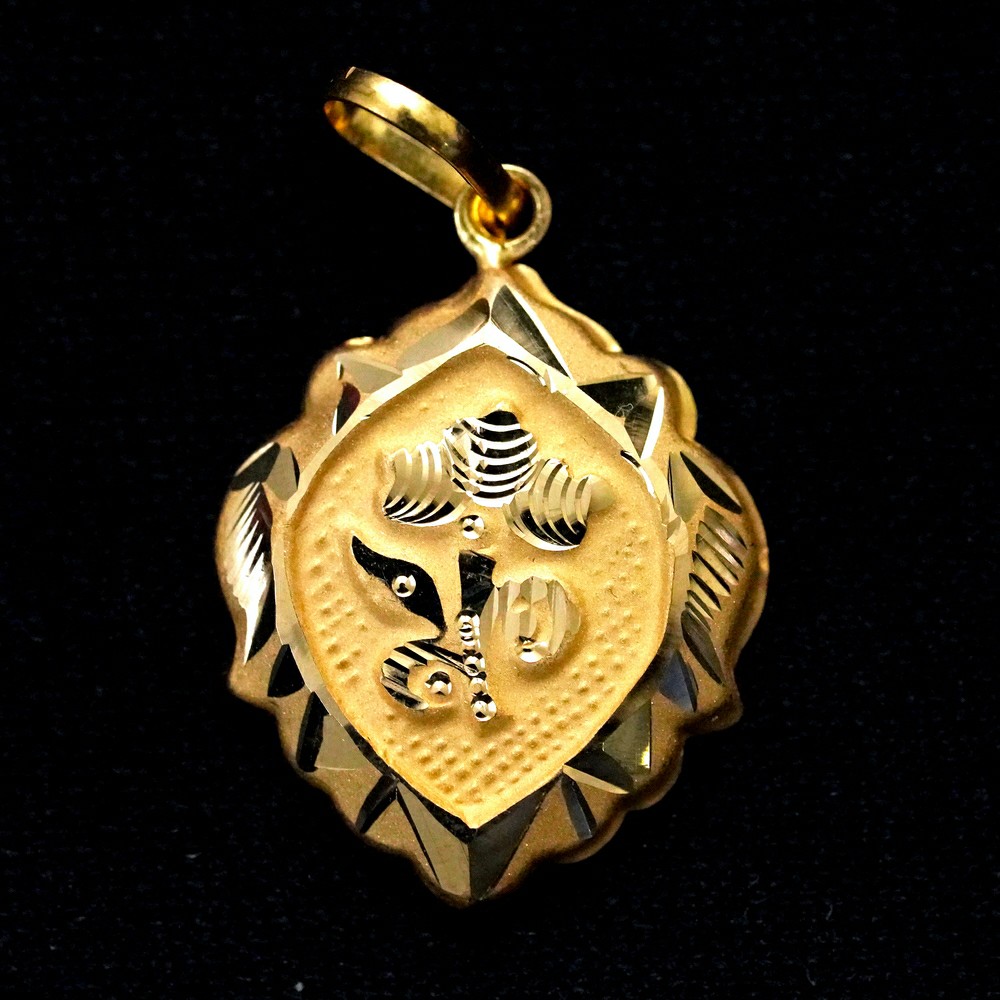 om pendant