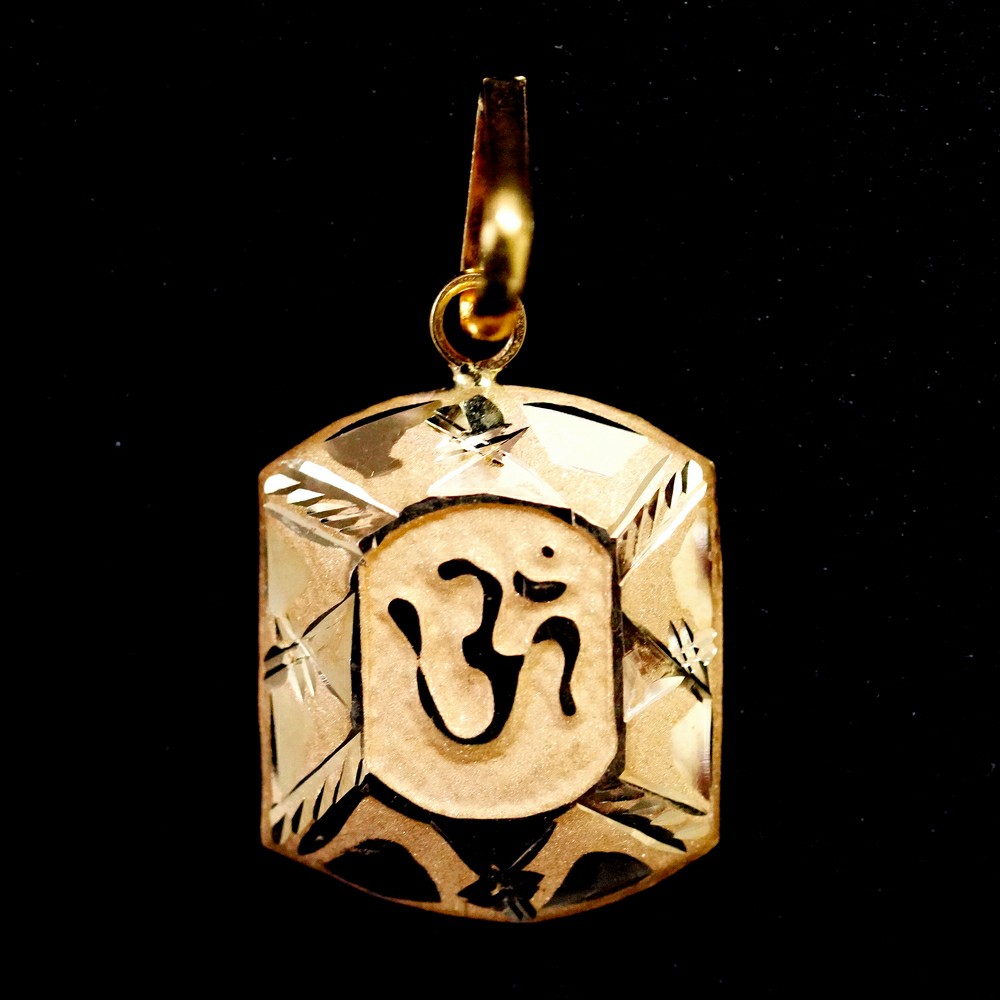 om pendant