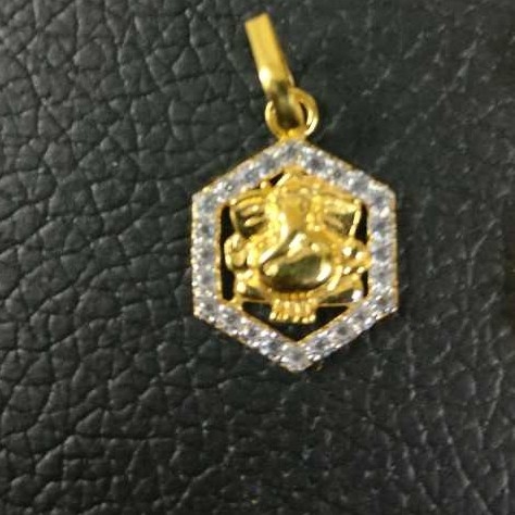 18KT Gold Ladies AD Casting Fancy Pendant