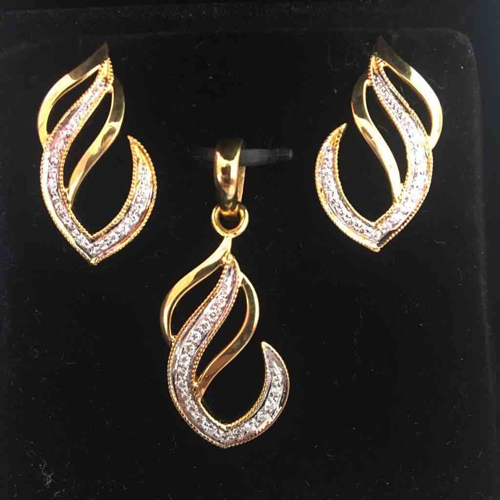 916 Gold Antique Pendant Set