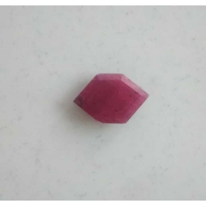 4.60ct hexagonal red ruby-manek