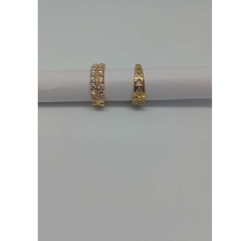 18KT Gold Trendy Ladies Earrings