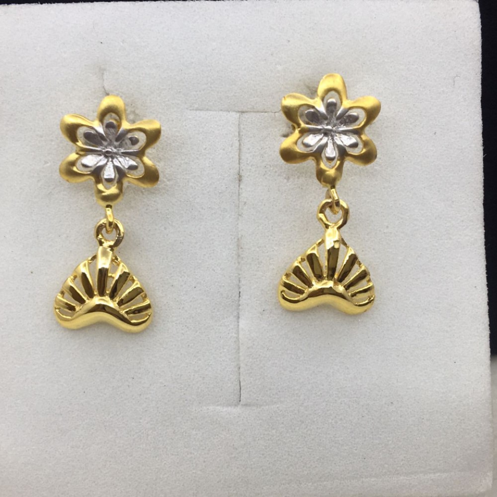 18k Yellow Gold Classy Earrings