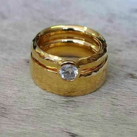 22K / 916 Gold Gents Indian Shiny Ring