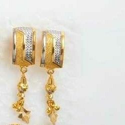 22K / 916 Gold Ladies Indian Attractive Earrings