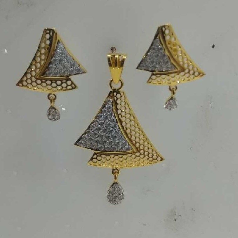 22KT Gold Antique Pendant Set