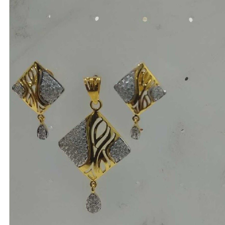 22KT Gold Antique Pendant Set