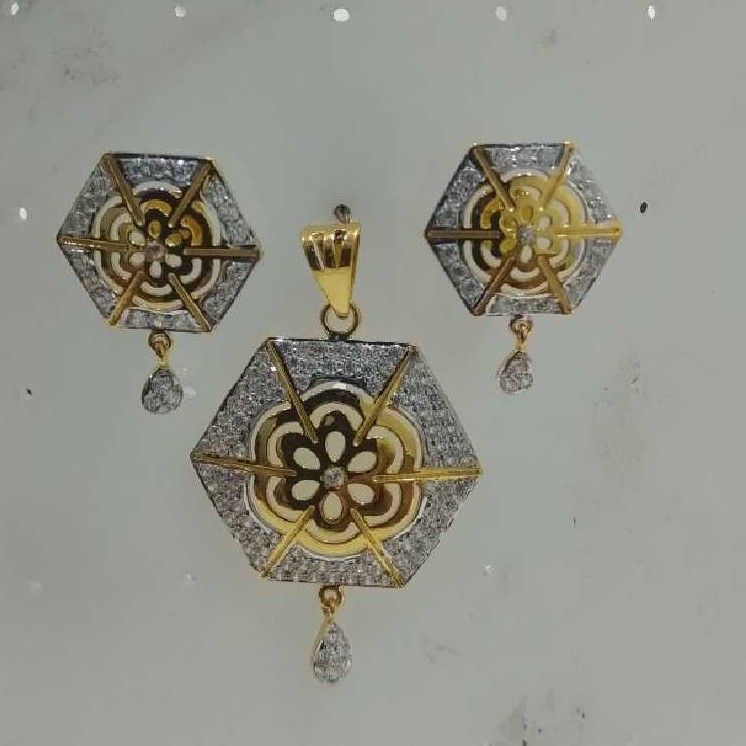 22KT Gold Antique Pendant Set