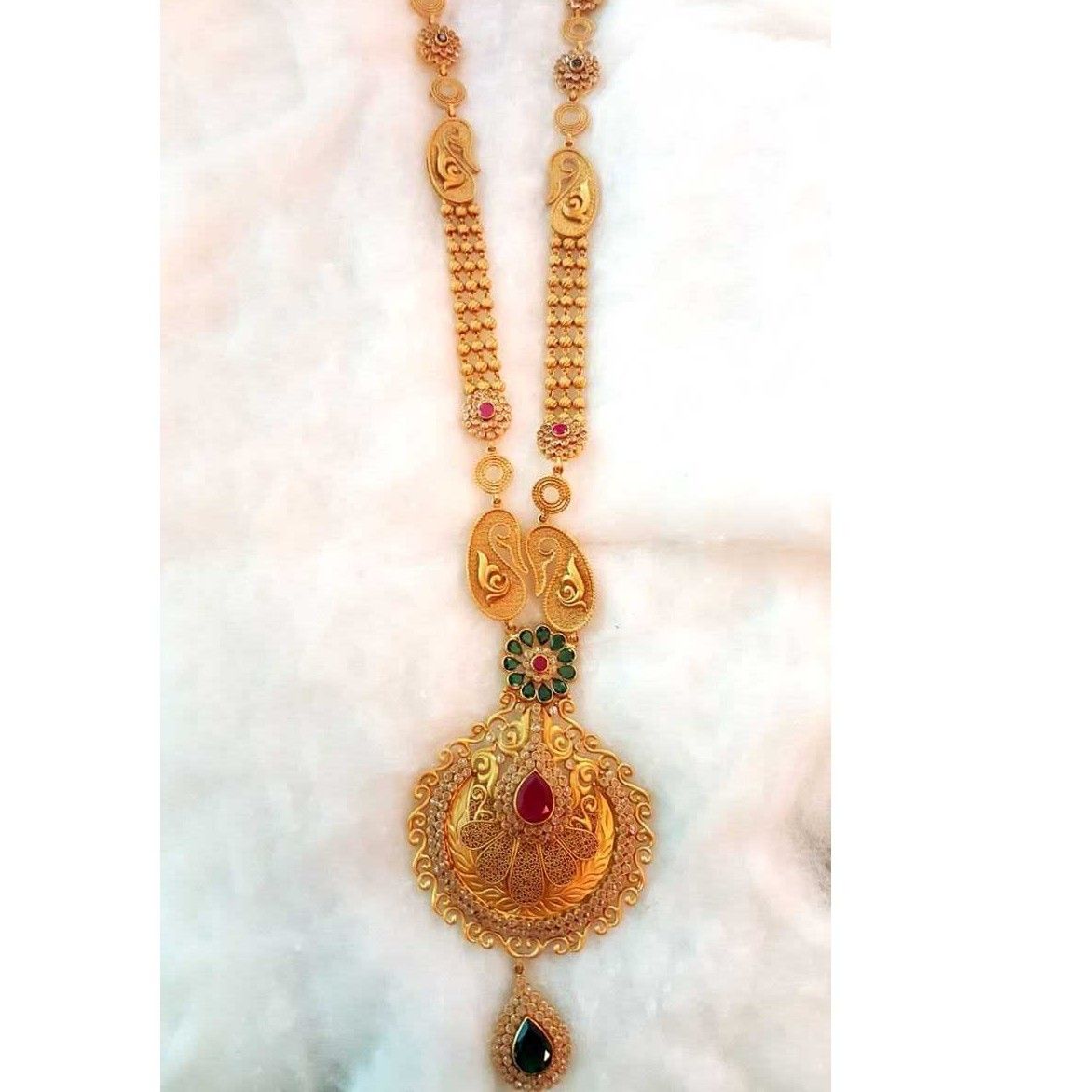 22KT Yellow Gold Ladies Indian Antique Necklace