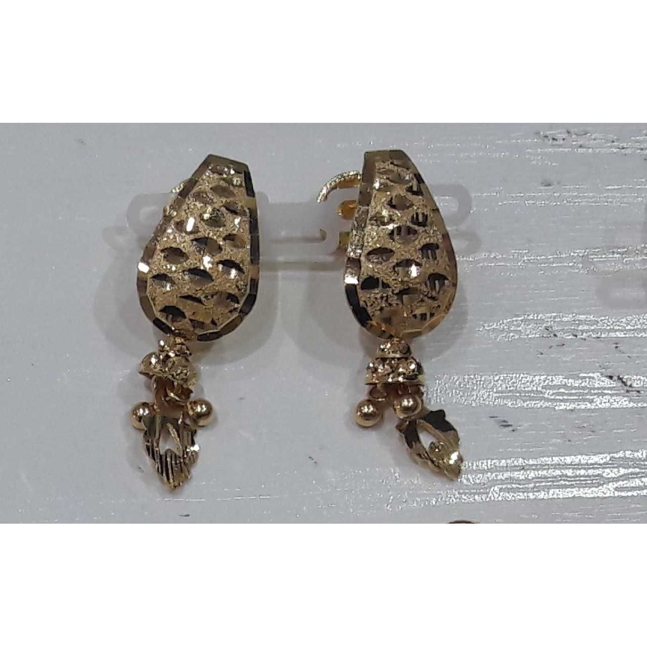 22KT Gold Ladies Indian Designer Vertical Studded Earrings