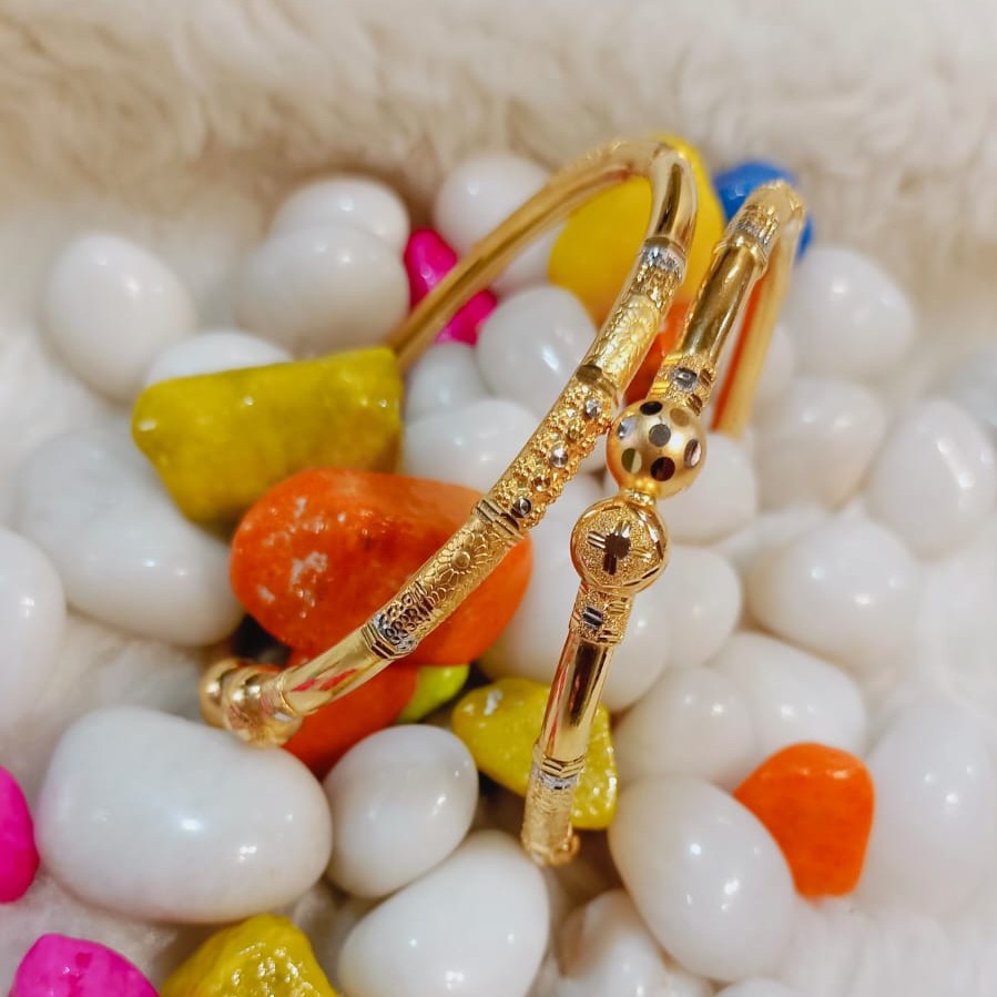 916 Gold Heart Shape Kadali Bangle