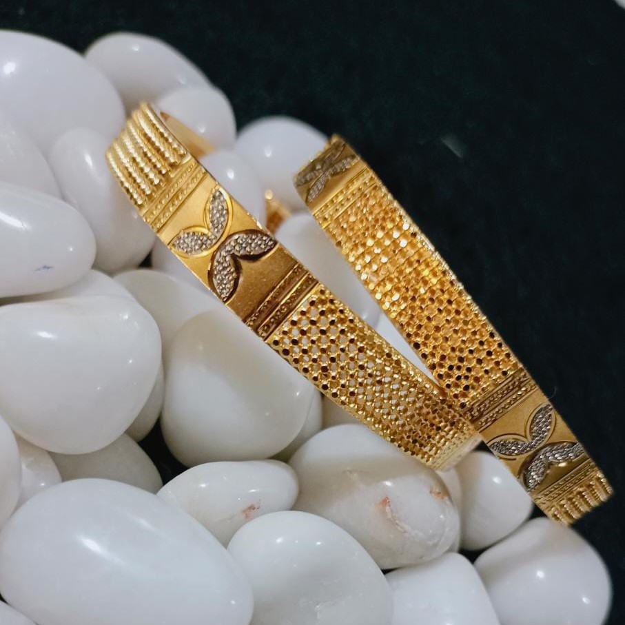 22K Yellow Gold Kadli Bangle