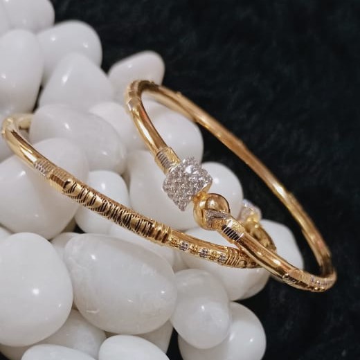 916 Gold Hallmarked Ball Pipe Bangle