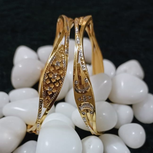 22Kt Gold Classic Kadli Bangle