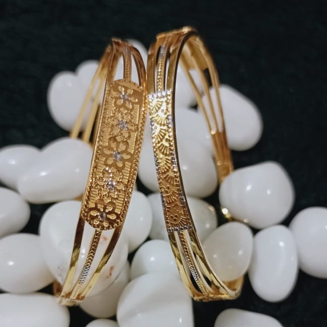 916 Gold Triple Pipe Kaldi Bangle