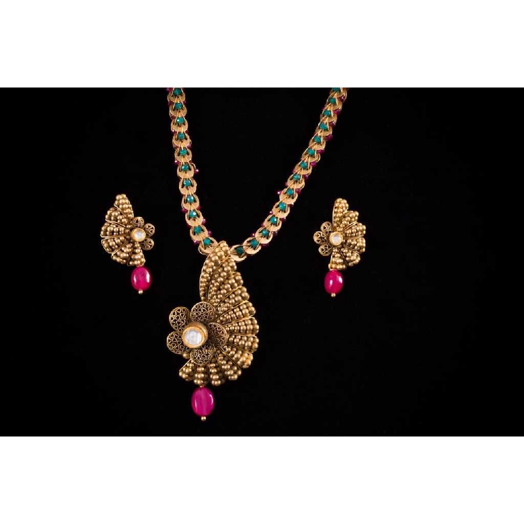 Gold Pendant Set