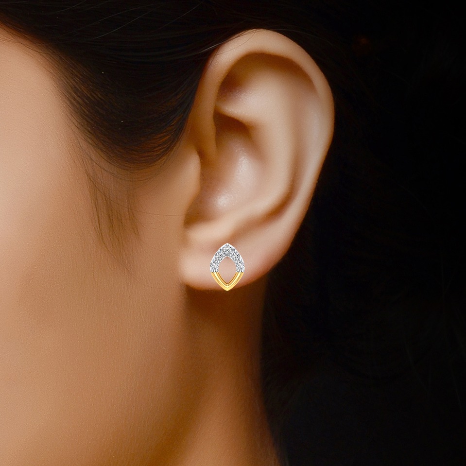 gold small pretty studs - Image 2