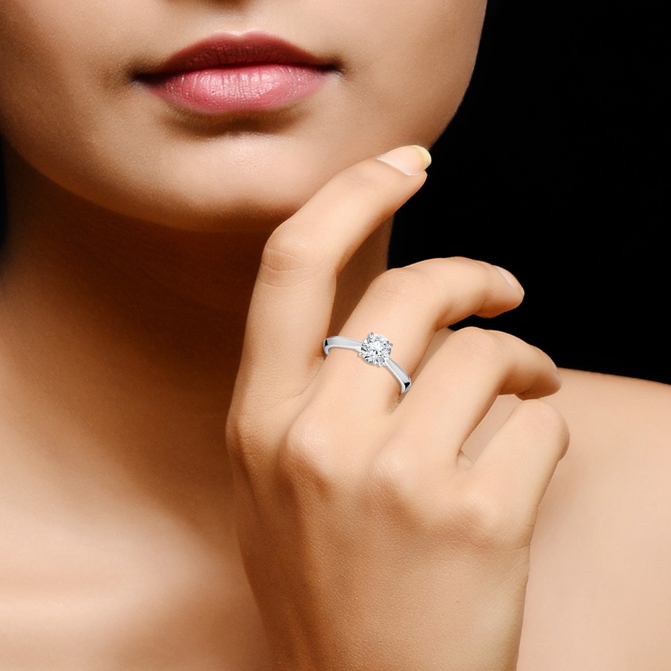 14kt solitaire engagement ring - Image 2
