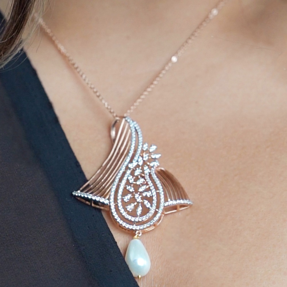 emblace collection gold pendent - Image 2