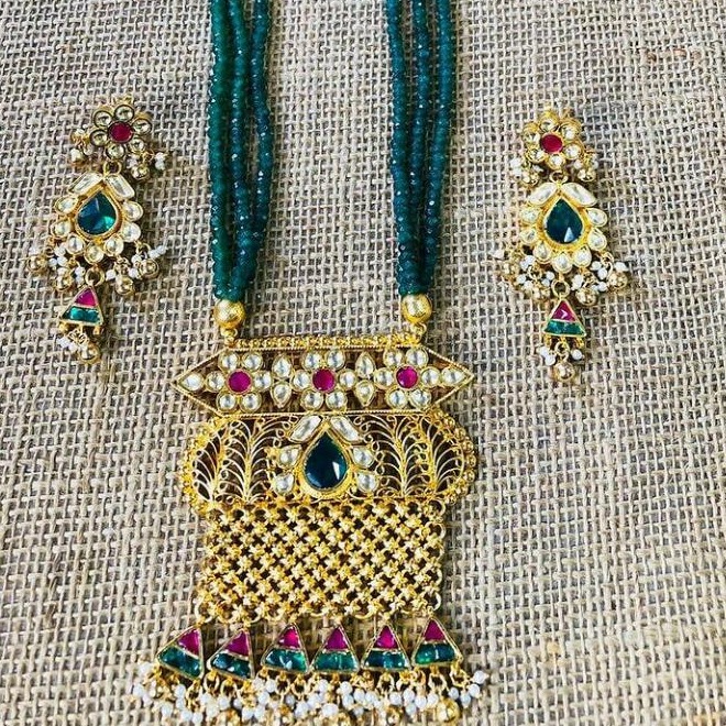 22k gold pendant green pearl necklace set