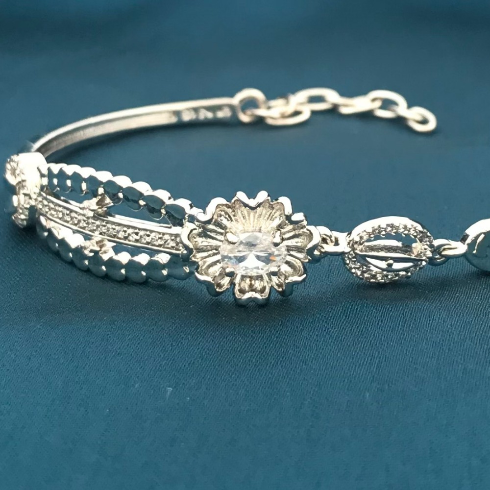 925 Silver Elegant Design Ladies Kada