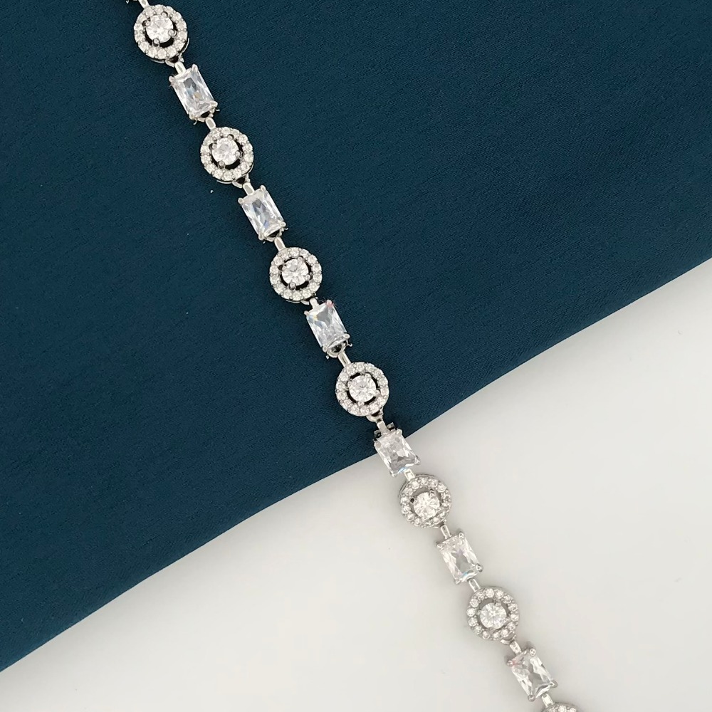 925 Silver Elegant Design Ladies Bracelet