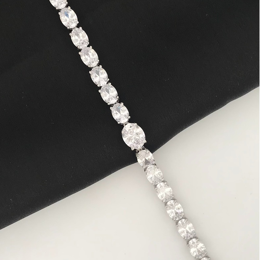 925 Silver Elegant Design Ladies Bracelet