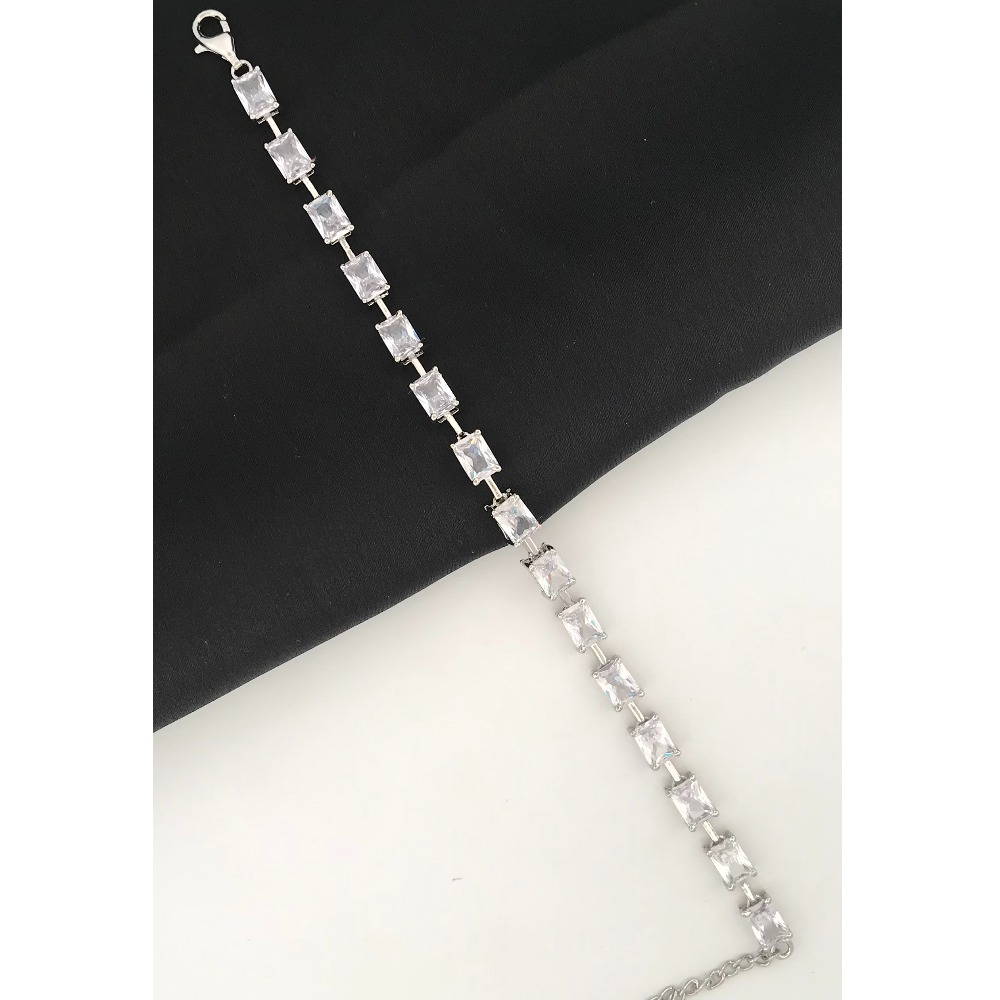 925 Silver Beautiful Design Ladies Bracelet - Image 2