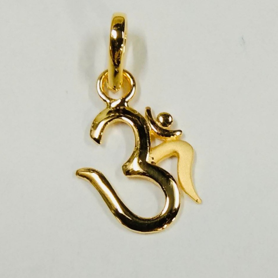 Gold regal pendant