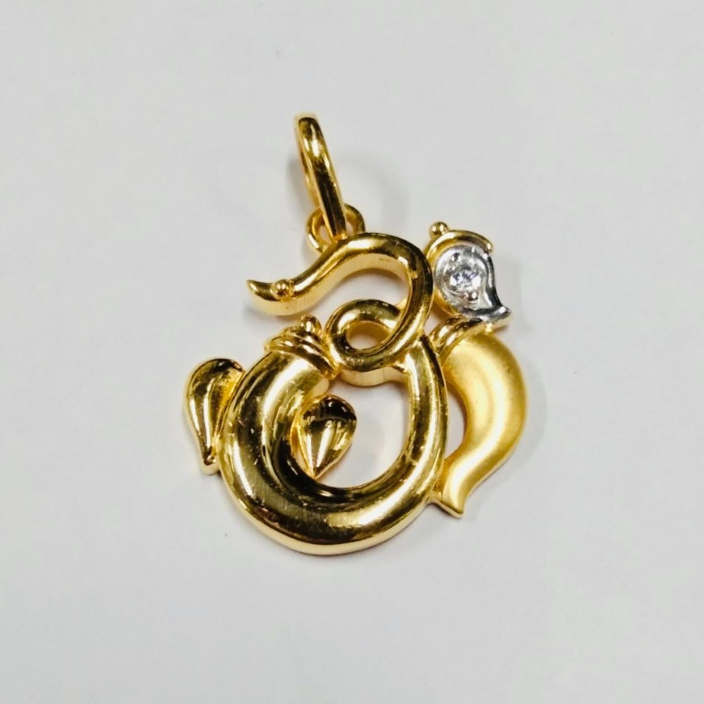 Gold Dazzling Pendant