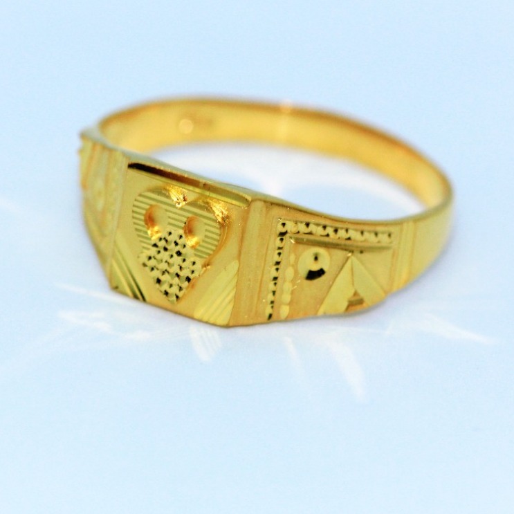 Gold fine gents ring