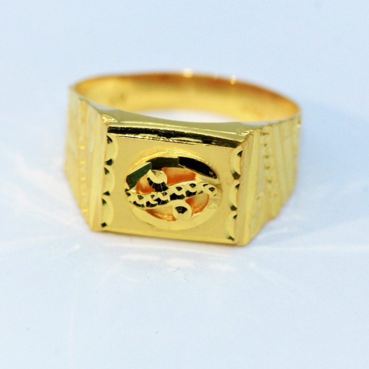 Gold gorgeous gents ring
