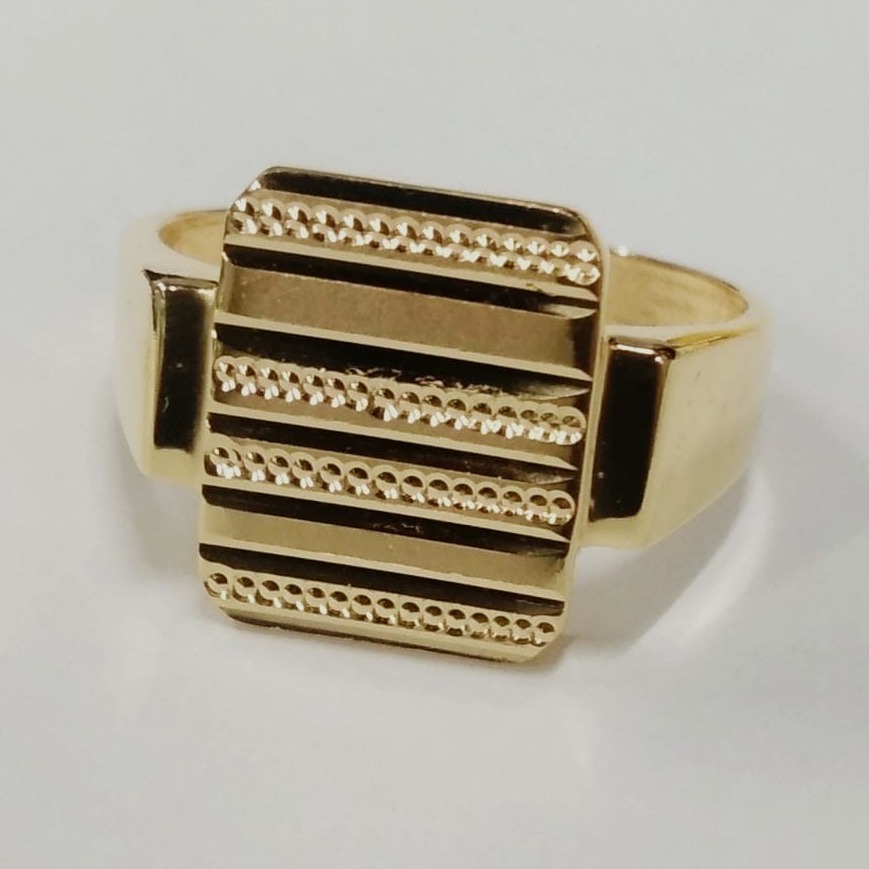 Gold modern gents ring