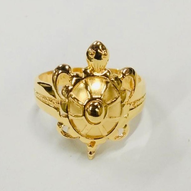 Gold trending women ring