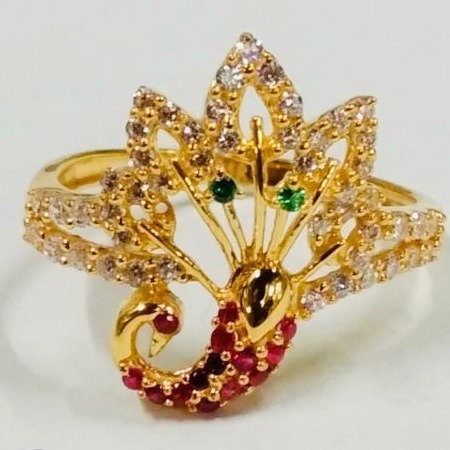 Gold trending women ring