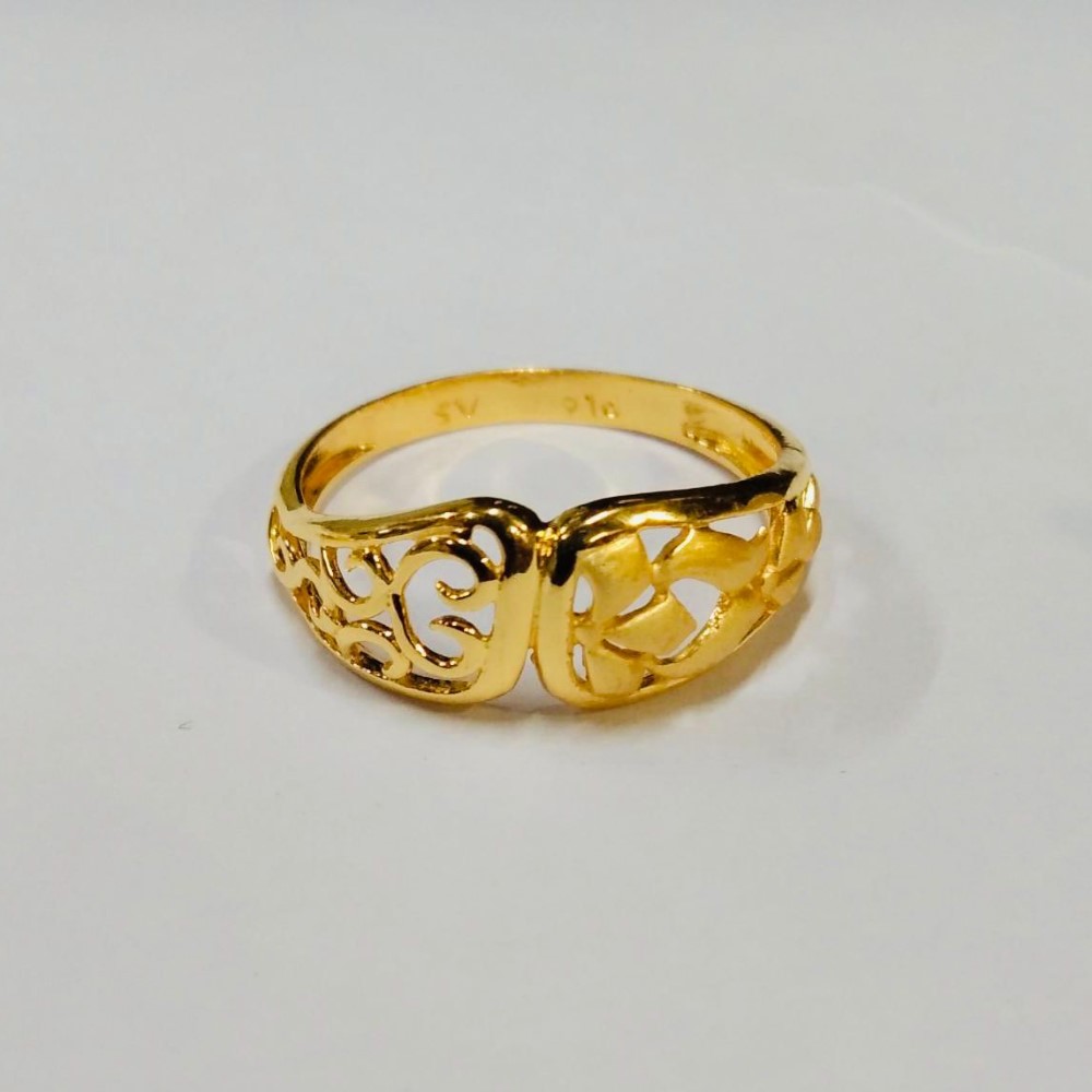 Gold classy Women Ring