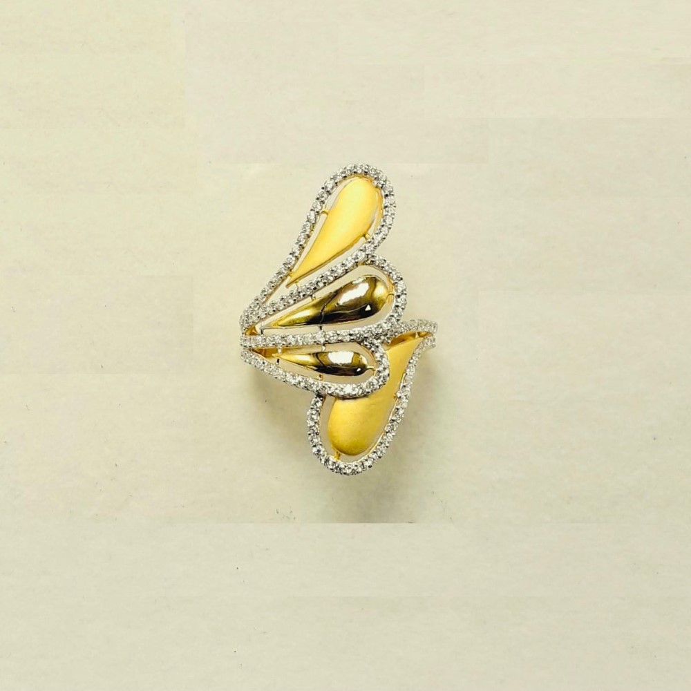 Gold grand women ring