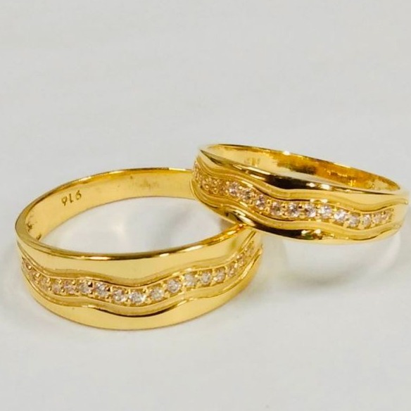 Gold gorgeous couple ring
