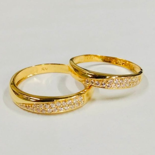 Gold classy couple ring
