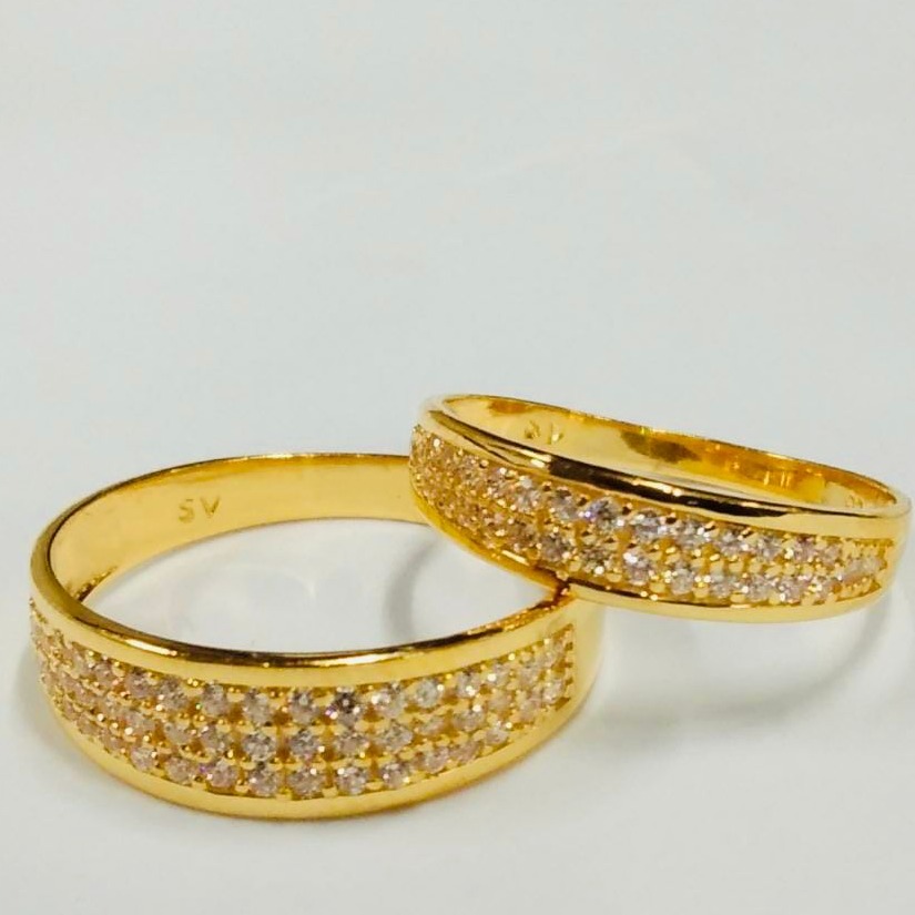 22 kt gold couple Cz ring