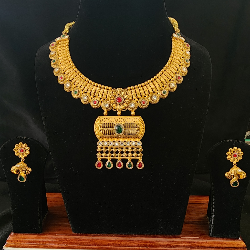 916 Gold Fancy Antique Red And Green Jadtar Short Set