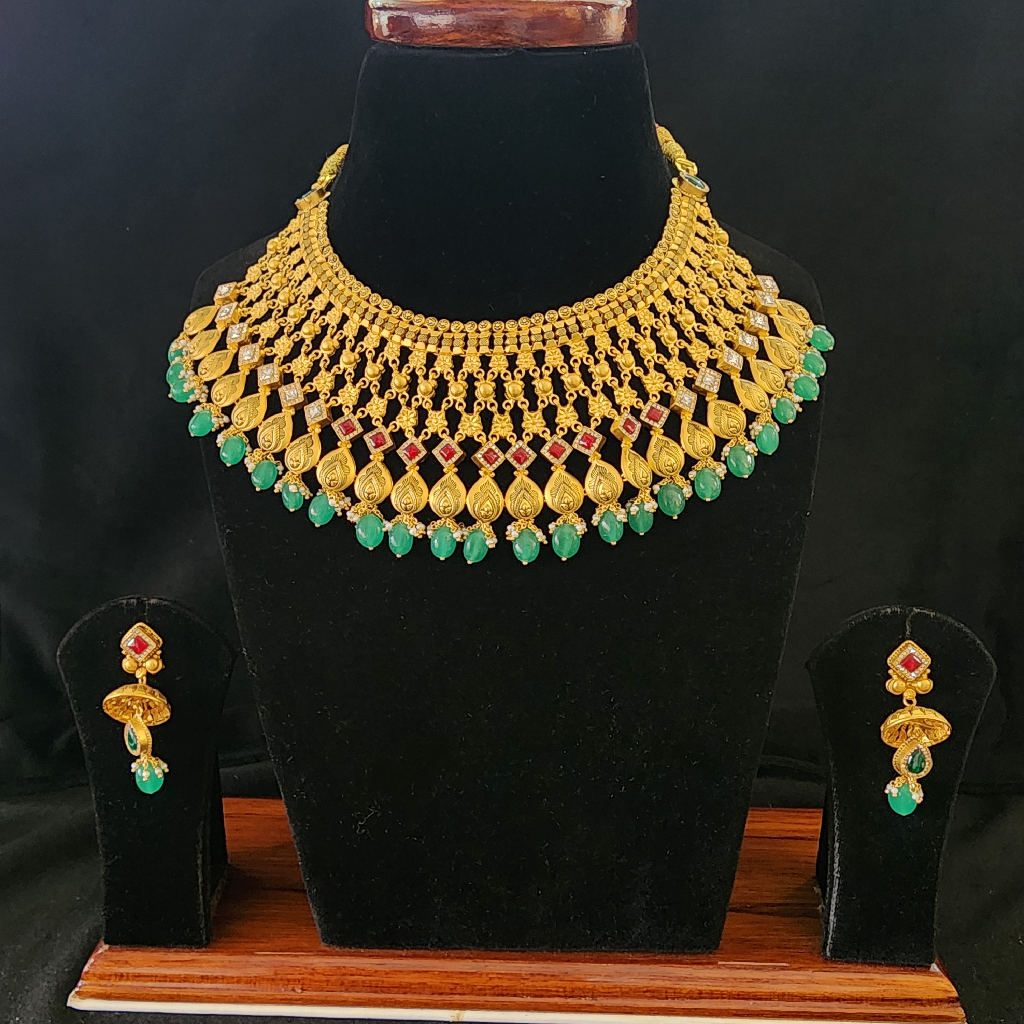 916 Gold Antique Jadtar Unique Short Set