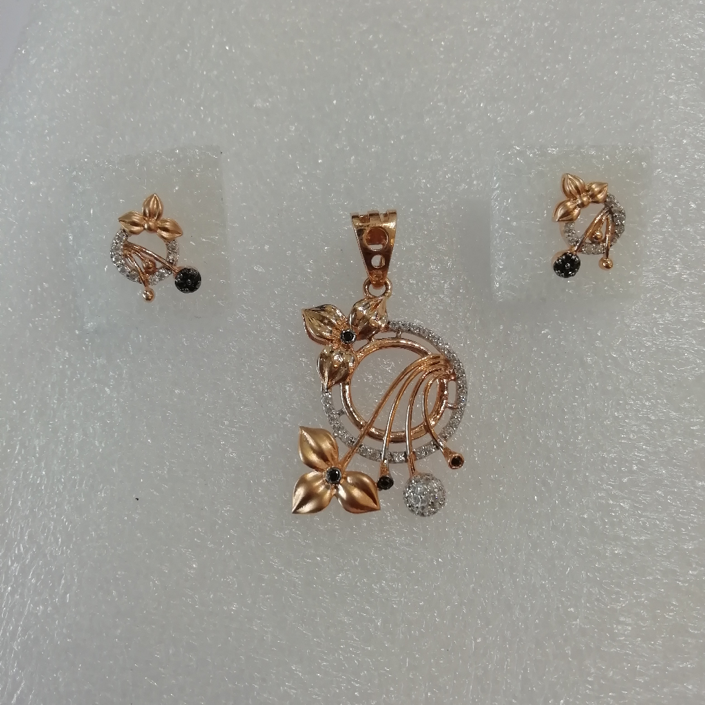 Rose gold fancy flower design pendant with earrings set