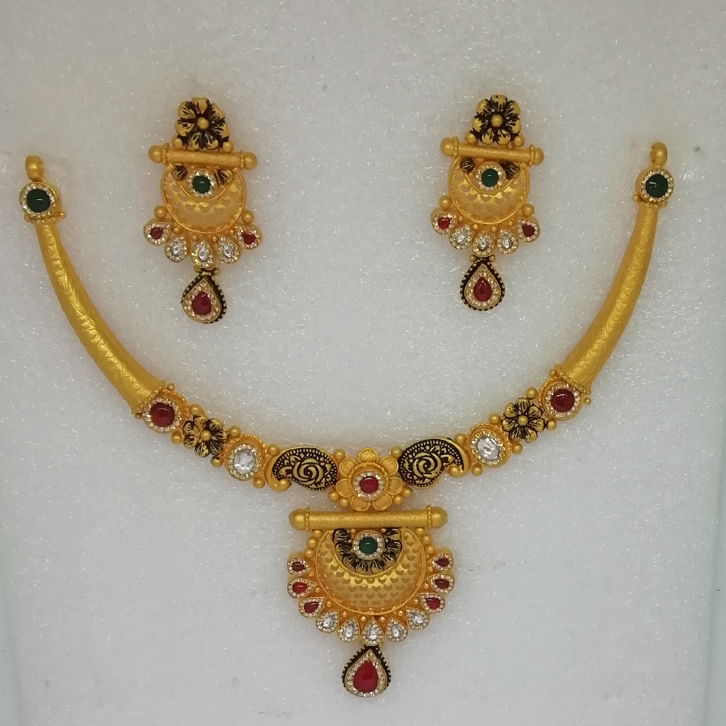 916 gold Swarovski Zirconia diamond and antique jadtar short set