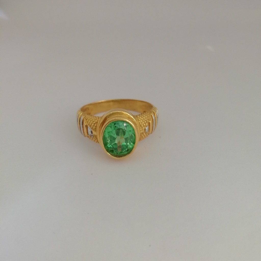 916 gold green diamond Gents ring