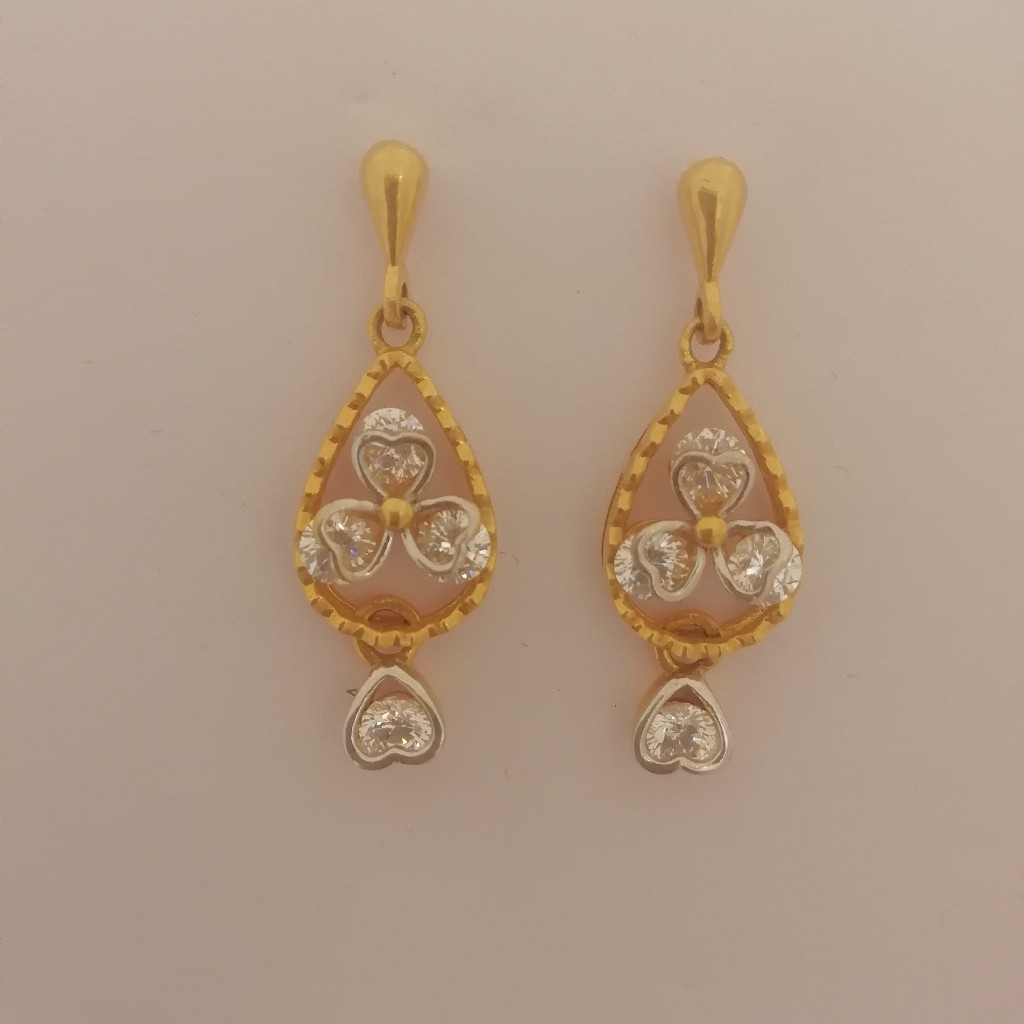 916 gold fancy stone earrings