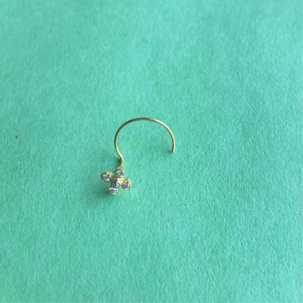 Yellow Gold Attractive Diamond Nosepin