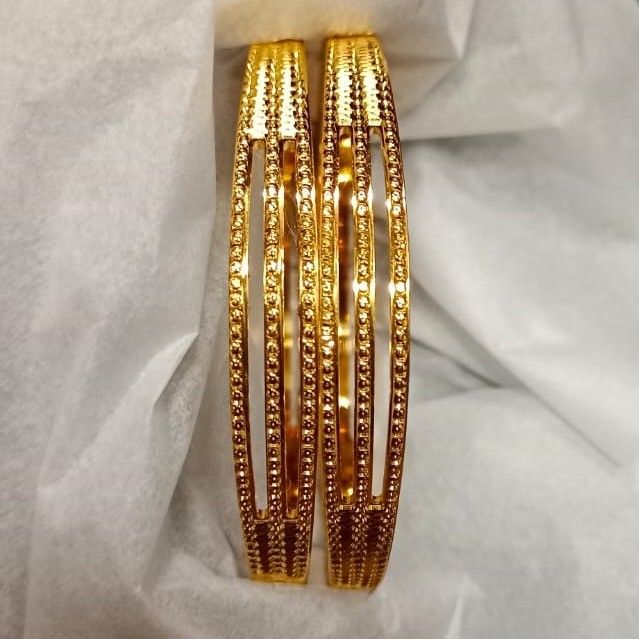 Fizi yallow gold wave bangle